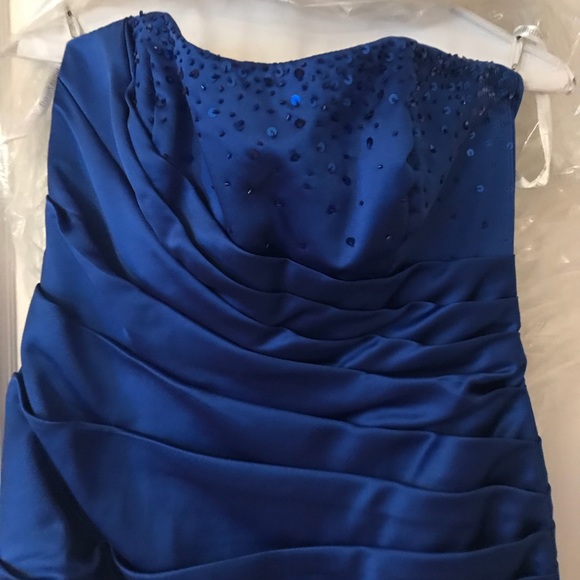 Dress - Picture 2 of 2